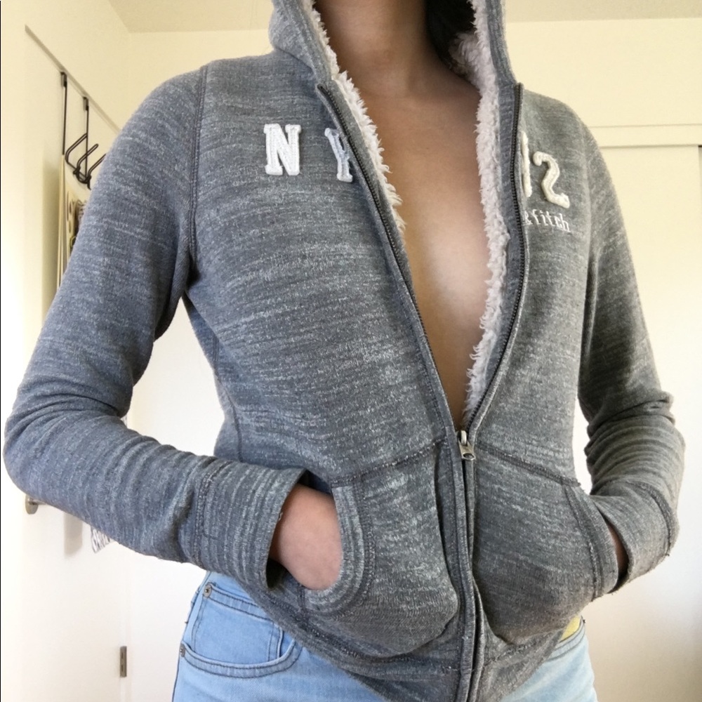 Sherpa fur-lined grey hoodie